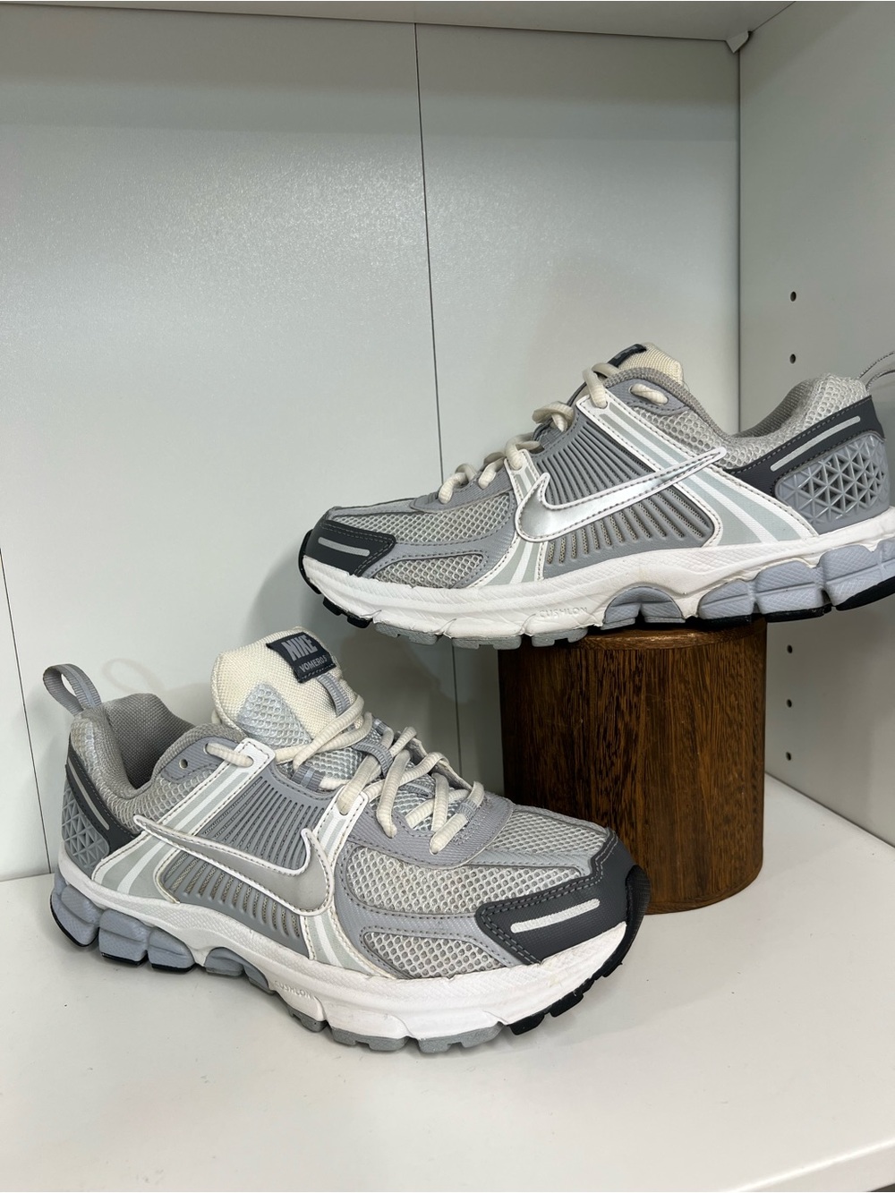 🔥 Nike Vomero 5 sneakers women size 8.5